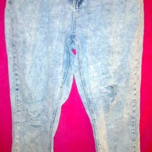 INDIGO REIN ACID WASH SKINNY JEANS IN A JUNIORS SIZE 15 sustainable denim
